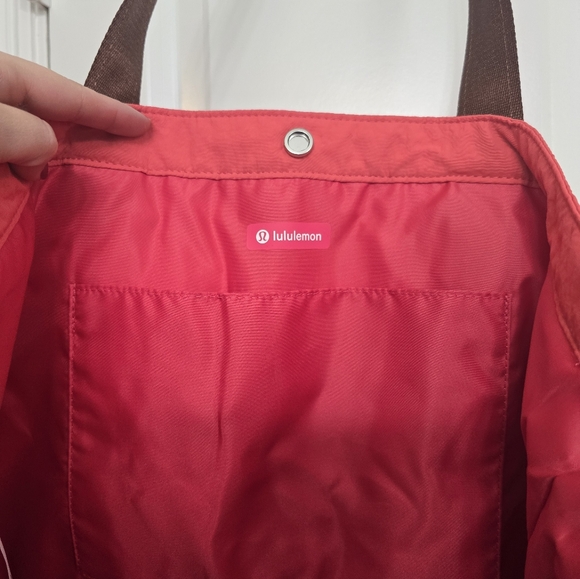 Lululemon Daily Multi-Pocket Tote - Picture 6 of 8